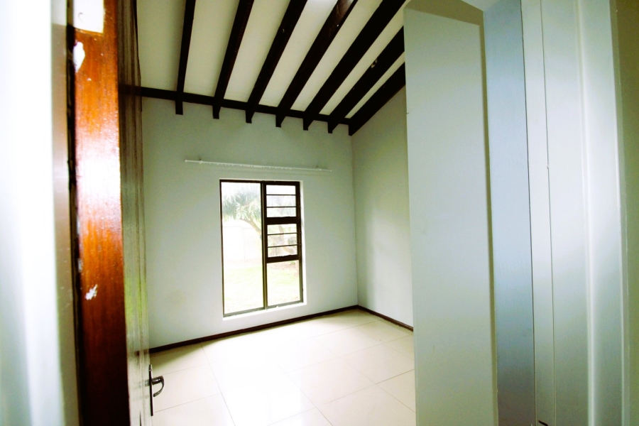 To Let 6 Bedroom Property for Rent in Gonubie Eastern Cape